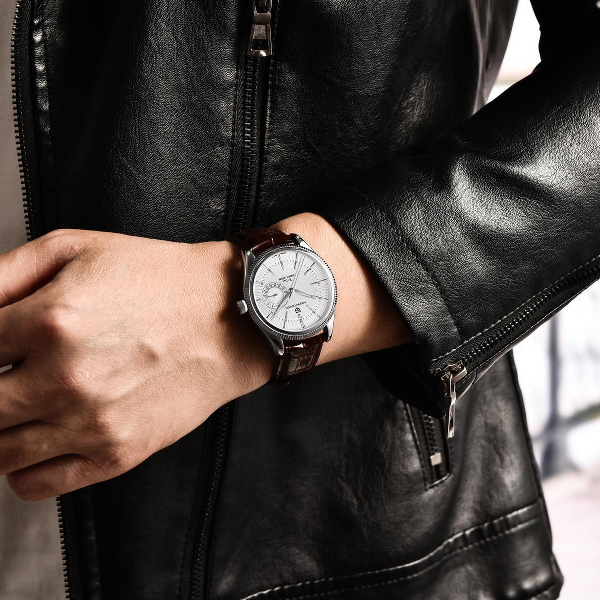 40mm Stainless Steel Quartz Wristwatch with Date Display R83813
